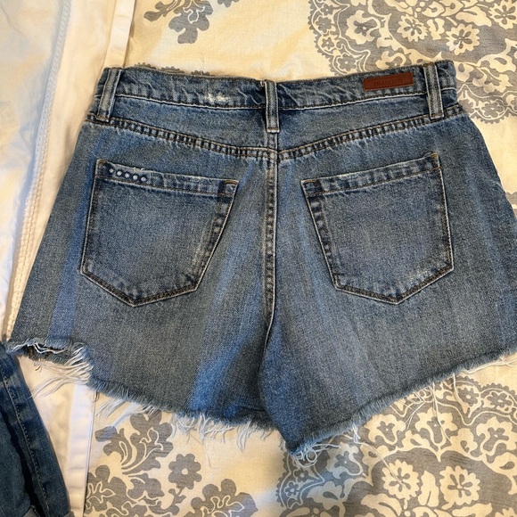 BlankNYC Cutoff Denim Shorts - Picture 2 of 2